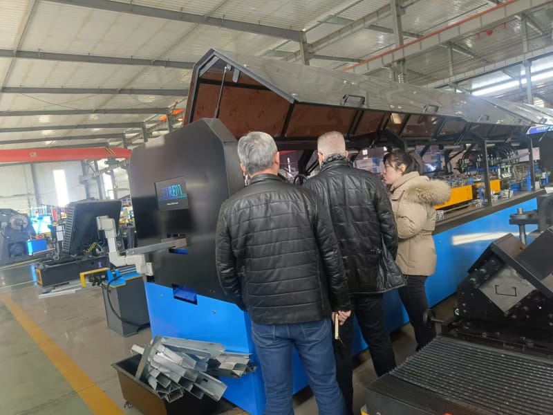 出口沙特地区的型钢机设备，天游ty8冷弯工程师展实力以专业攻克小边与腰高难题